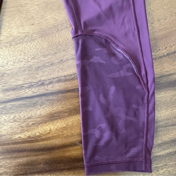 Lululemon Fast and Free 23” Leggings Garnet Plum Camo Mesh Panels Size 6 - Picture 6 of 7